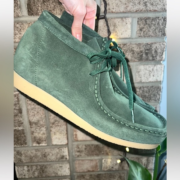 Mens Wallabees Green Suede Shoes main image 7